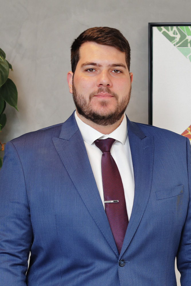 Rômulo Fróes Diniz Pereira é advogado da área de Direito Cível e Comercial, com ênfase no contencioso judicial.